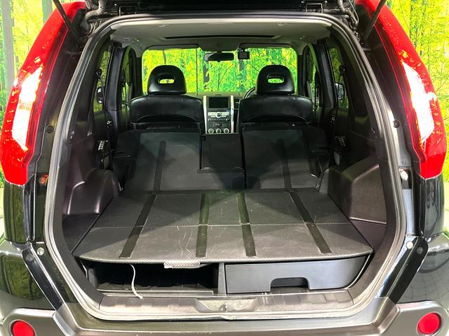 エクストレイル ２０Ｘｔｔ　４ＷＤ　サンルーフ　メーカーナビ　全席シートヒーター　バックカメラ　ＥＴＣ　ＣＤ／ＤＶＤ再生　ＨＩＤヘッド　クルーズコントロール　オートライト　オートエアコン　スマートキー　盗難防止装置　横滑り防止（10枚目）