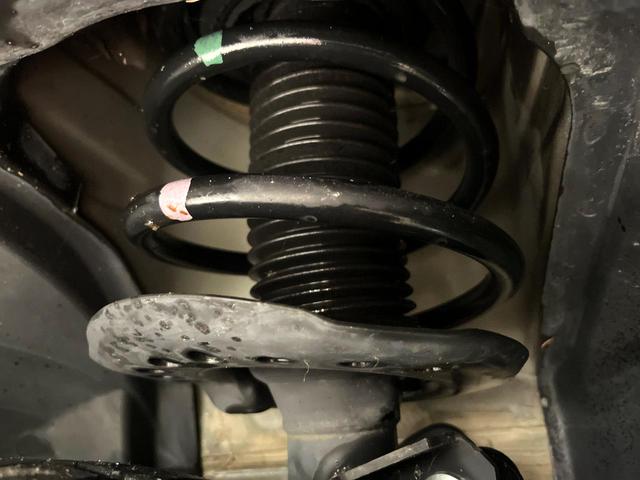 エクストレイル ２０Ｘｔｔ　４ＷＤ　サンルーフ　メーカーナビ　全席シートヒーター　バックカメラ　ＥＴＣ　ＣＤ／ＤＶＤ再生　ＨＩＤヘッド　クルーズコントロール　オートライト　オートエアコン　スマートキー　盗難防止装置　横滑り防止（22枚目）