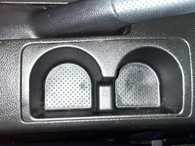 エクストレイル ２０Ｘｔｔ　４ＷＤ　サンルーフ　メーカーナビ　全席シートヒーター　バックカメラ　ＥＴＣ　ＣＤ／ＤＶＤ再生　ＨＩＤヘッド　クルーズコントロール　オートライト　オートエアコン　スマートキー　盗難防止装置　横滑り防止（36枚目）