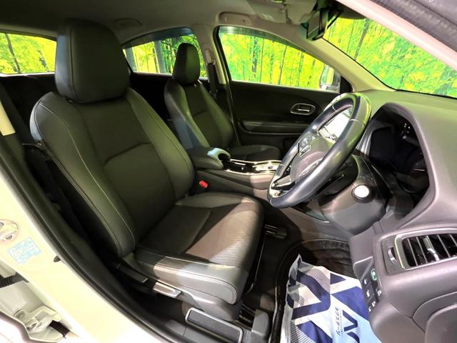 ヴェゼル ハイブリッドＺ・ホンダセンシング　４ＷＤ　衝突軽減　純正ナビ　シートヒーター　ＬＥＤヘッド　バックカメラ　ＥＴＣ　Ｂｌｕｅｔｏｏｔｈ接続　ＣＤ／ＤＶＤ再生　オートライト　オートエアコン　スマートキー　盗難防止装置　電動格納ミラー（8枚目）