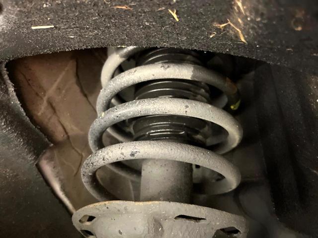 ヴェゼル ハイブリッドＺ・ホンダセンシング　４ＷＤ　衝突軽減　純正ナビ　シートヒーター　ＬＥＤヘッド　バックカメラ　ＥＴＣ　Ｂｌｕｅｔｏｏｔｈ接続　ＣＤ／ＤＶＤ再生　オートライト　オートエアコン　スマートキー　盗難防止装置　電動格納ミラー（20枚目）