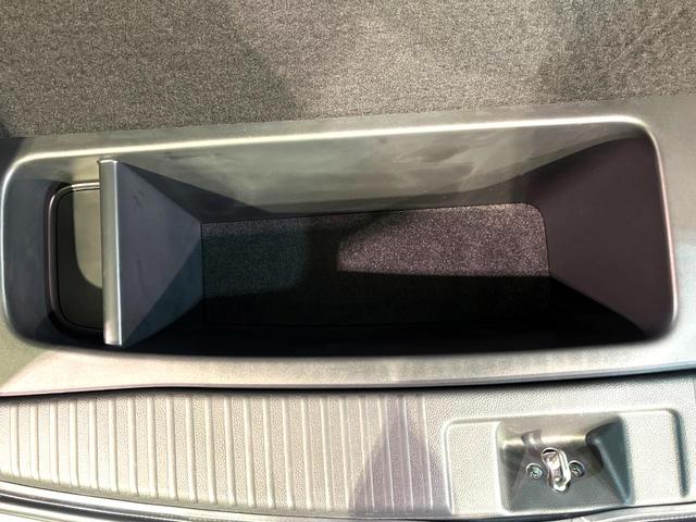 ヴェゼル ハイブリッドＺ・ホンダセンシング　４ＷＤ　衝突軽減　純正ナビ　シートヒーター　ＬＥＤヘッド　バックカメラ　ＥＴＣ　Ｂｌｕｅｔｏｏｔｈ接続　ＣＤ／ＤＶＤ再生　オートライト　オートエアコン　スマートキー　盗難防止装置　電動格納ミラー（49枚目）