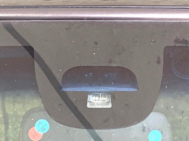 N-BOXカスタム G・ターボAパッケージ 4WD 衝突軽減 ナビ 両側電動スライド バックカメラ HIDヘッド CD/DVD再生 オートエアコン ETC クルーズコントロール スマートキー 盗難防止装置 電動格納ミラー 横滑り防止装置(3枚目)