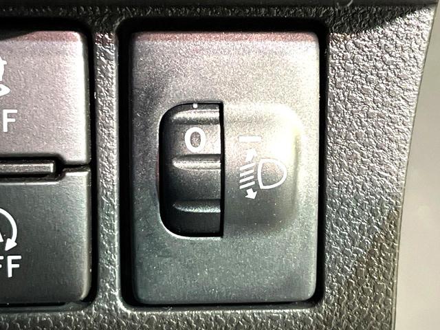 ムーヴ カスタム　ＲＳ　ハイパーリミテッドＳＡＩＩＩ　ターボ　純正８型ナビ　全周囲カメラ　シートヒーター　ＬＥＤヘッド　ＥＴＣ　フルセグ　Ｂｌｕｅｔｏｏｔｈ接続　ＣＤ／ＤＶＤ再生　オートエアコン　スマートキー　盗難防止装置　アイドリングストップ（34枚目）