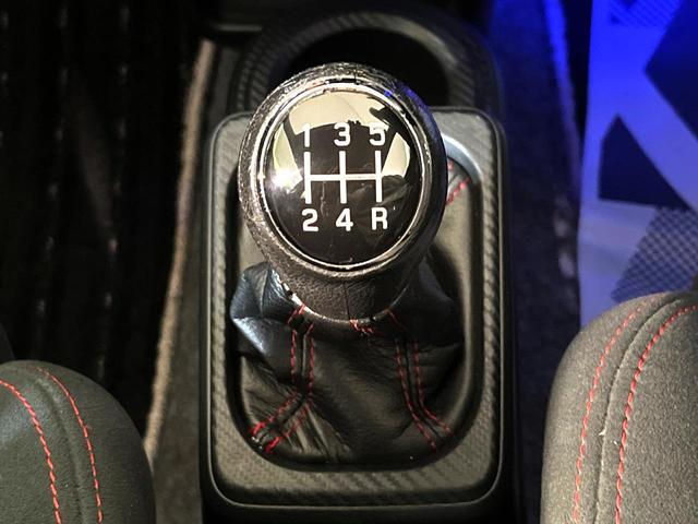 【フロア５速ＭＴ】５速ＭＴ！！スポーティーな走行をお楽しみいただけます♪