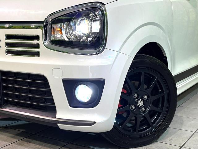 【ＬＥＤヘッドライト】悪天候や夜間走行時も良好な視界を確保し安心して運転できる高輝度ＬＥＤヘッドライトを装備！点灯速度が早く、消費電力も抑えられています。