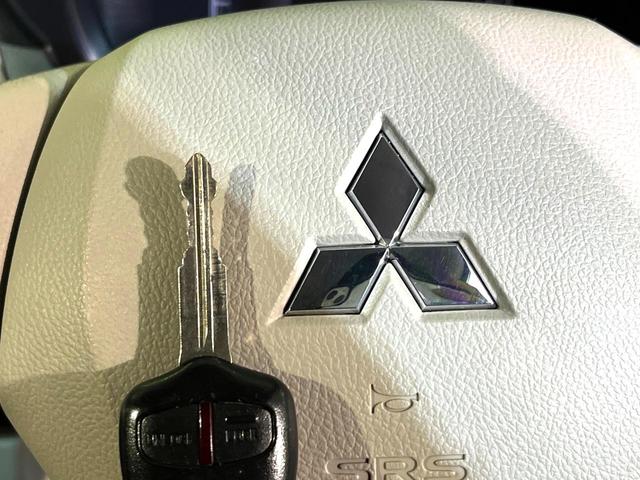 eKワゴン M 4WD シートヒーター オートエアコン Bluetooth接続 アイドリングストップ リモコンキー 盗難防止装置 電動格納ミラー ヘッドライトレベライザー プライバシーガラス(7枚目)