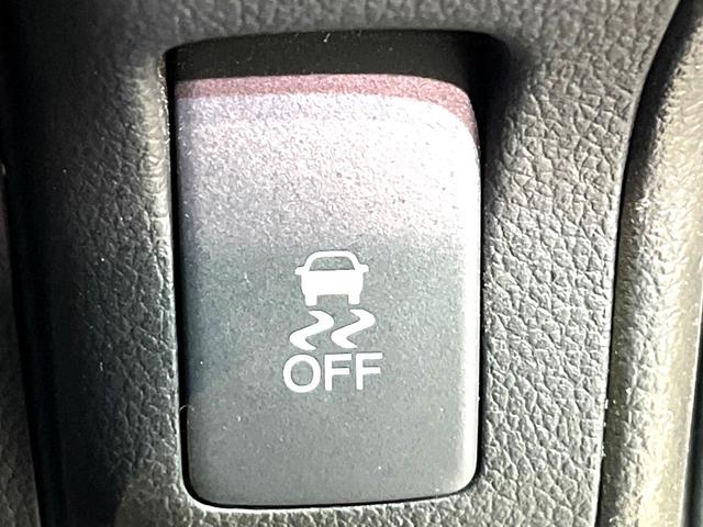 N-BOXカスタム G・ターボLパッケージ ナビ 両側電動スライド HIDヘッド クルーズコントロール バックカメラ ETC Bluetooth接続 CD オートエアコン オートライト スマートキー 盗難防止装置 横滑り防止装置 電動格納ミラー(28枚目)