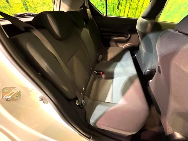 後部座席も気になるようなキズ・汚れやへたり等、大きなダメージはなく、良好な状態です。
