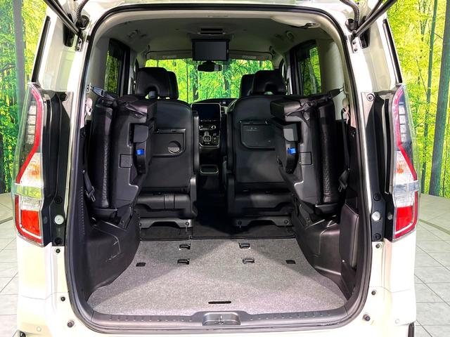 セレナ e-パワー ハイウェイスターV プロパイロット 衝突軽減 純正10型ナビ 後席モニター 両側電動スライド ETC Bluetooth接続 フルセグ CD/DVD再生 ダブルオートエアコン スマートキー 盗難防止装置 オートライト(11枚目)