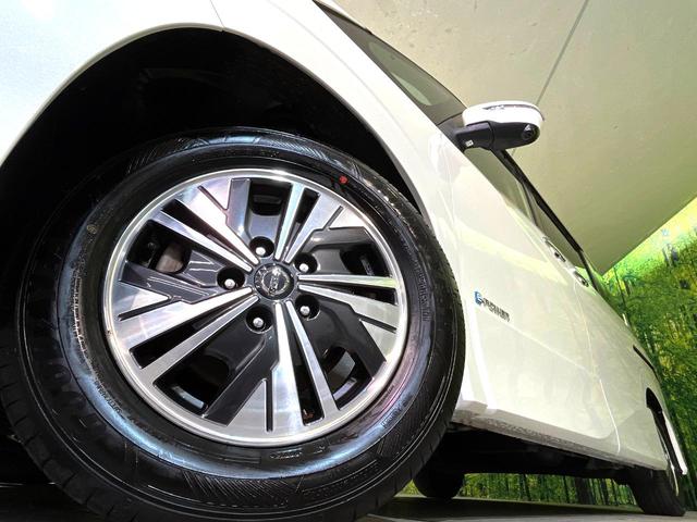 セレナ e-パワー ハイウェイスターV プロパイロット 衝突軽減 純正10型ナビ 後席モニター 両側電動スライド ETC Bluetooth接続 フルセグ CD/DVD再生 ダブルオートエアコン スマートキー 盗難防止装置 オートライト(14枚目)