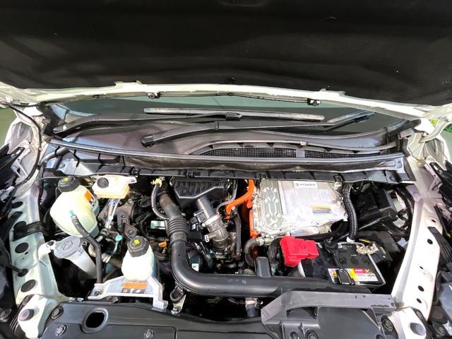 セレナ e-パワー ハイウェイスターV プロパイロット 衝突軽減 純正10型ナビ 後席モニター 両側電動スライド ETC Bluetooth接続 フルセグ CD/DVD再生 ダブルオートエアコン スマートキー 盗難防止装置 オートライト(18枚目)