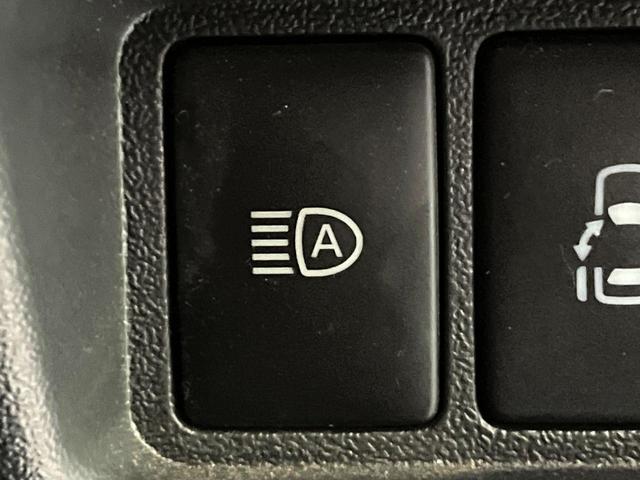 ハイエースバン スーパーGL ダークプライムII 4WD SDナビ バックカメラ 後席モニター 衝突軽減 両側電動スライド Bluetooth LEDヘッド フロントフォグ オートハイビーム オートライト オートエアコン スマートキー 電動格納ミラー(37枚目)