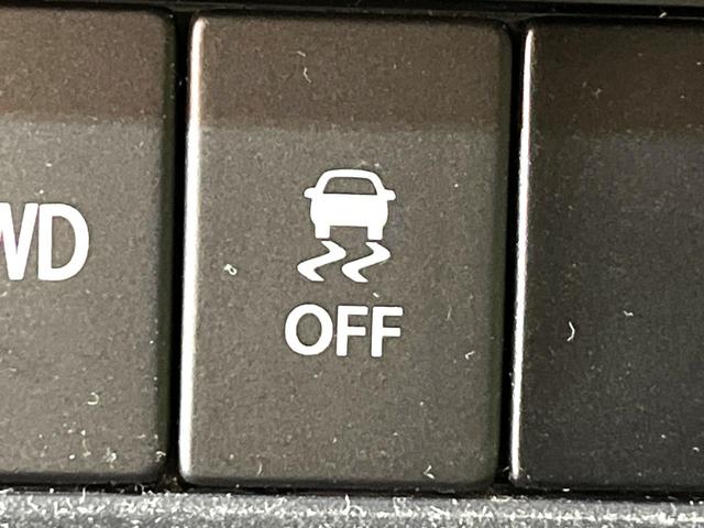 キャリイトラック ６０周年記念車　４ＷＤ　衝突軽減　ＨＩＤヘッドライト　オートハイビーム　オートライト　リモコンキー　車線逸脱警報　ふらつき警報　誤発進抑制　三方開荷台　ＡＭ／ＦＭラジオ（7枚目）