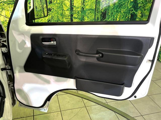 キャリイトラック ６０周年記念車　４ＷＤ　衝突軽減　ＨＩＤヘッドライト　オートハイビーム　オートライト　リモコンキー　車線逸脱警報　ふらつき警報　誤発進抑制　三方開荷台　ＡＭ／ＦＭラジオ（26枚目）