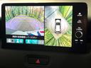 ヴェゼル ｅ：ＨＥＶ　Ｚ　４ＷＤ　９型ホンダコネクトディスプレイ　全周囲カメラ　シートヒーター　電動リアゲート　ＬＥＤヘッド　Ｂｌｕｅｔｏｏｔｈ接続　オートエアコン　ドラレコ　ＥＴＣ２．０　フルセグ　置き型充電　スマートキー（5枚目）