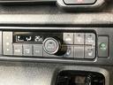 Ｎ－ＢＯＸカスタム ベースグレード　４ＷＤ　届出済未使用車　電動スライドドア　シートヒーター　ＬＥＤヘッド　オートブレーキホールド　オートエアコン　スマートキー　盗難防止装置　横滑り防止装置　電動格納ミラー　プライバシーガラス（6枚目）