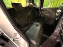 後部座席も気になるようなキズ・汚れやへたり等、大きなダメージはなく、良好な状態です。