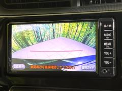 【バックカメラ】駐車時に後方がリアルタイム映像で確認できます。大型商業施設や立体駐車場での駐車時や、夜間のバック時に大活躍！運転スキルに関わらず、今や必須となった装備のひとつです！ 4