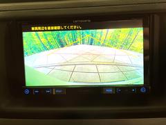 【バックカメラ】駐車時に後方がリアルタイム映像で確認できます。大型商業施設や立体駐車場での駐車時や、夜間のバック時に大活躍！運転スキルに関わらず、今や必須となった装備のひとつです！ 4