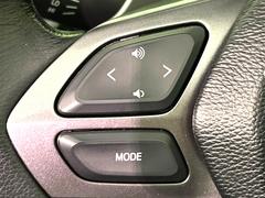 【ステアリングスイッチ】運転中、前方から目線をそらすことなく、オーディオ等の操作が可能な便利機能！安心＆快適なドライブを演出してくれます♪ 5