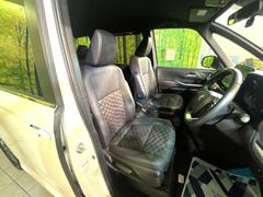 運転席シート廻りは使用感も少なく、良好な状態となっています。丁寧に使われていたことがよくわかりますね。 7