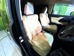 運転席シート廻りは使用感も少なく、良好な状態となっています。丁寧に使われていたことがよくわかりますね。 7