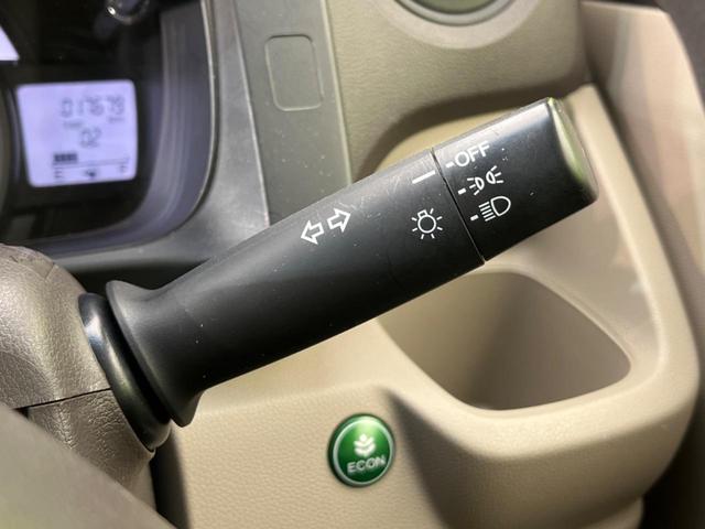 G 純正ナビ 衝突軽減システム Bluetooth接続 禁煙車 オートエアコン スマートキー 横滑り防止装置 プライバシーガラス ドアバイザー(8枚目)