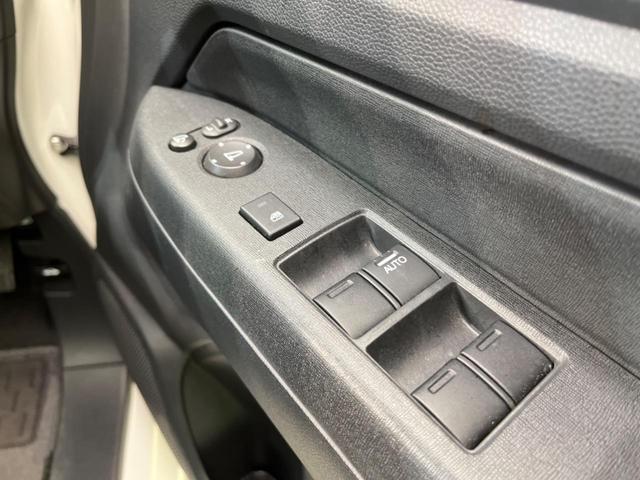 G・Lパッケージ 純正SDナビ フルセグ Bluetooth接続 禁煙車 ETC バックカメラ オートエアコン スマートキー プライバシーガラス アイドリングストップ 盗難防止システム(31枚目)