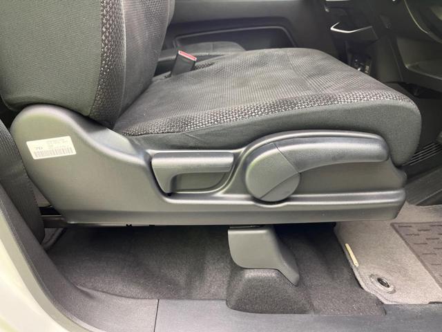 G・Lパッケージ 純正SDナビ フルセグ Bluetooth接続 禁煙車 ETC バックカメラ オートエアコン スマートキー プライバシーガラス アイドリングストップ 盗難防止システム(32枚目)