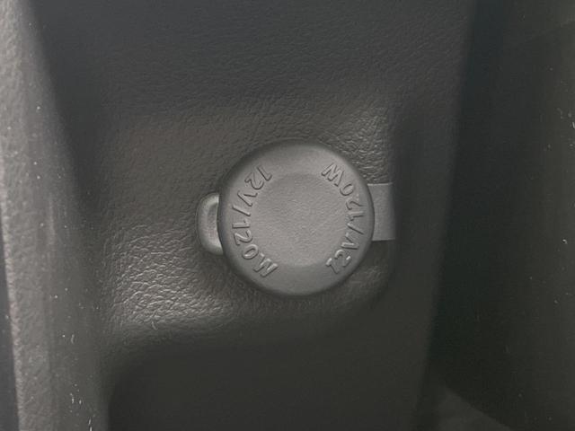 S シートヒーター 禁煙車 衝突被害軽減装置 CDプレーヤー プライバシーガラス 盗難防止装置 横滑り防止装置 アイドリングストップ トラクションコントロール(44枚目)