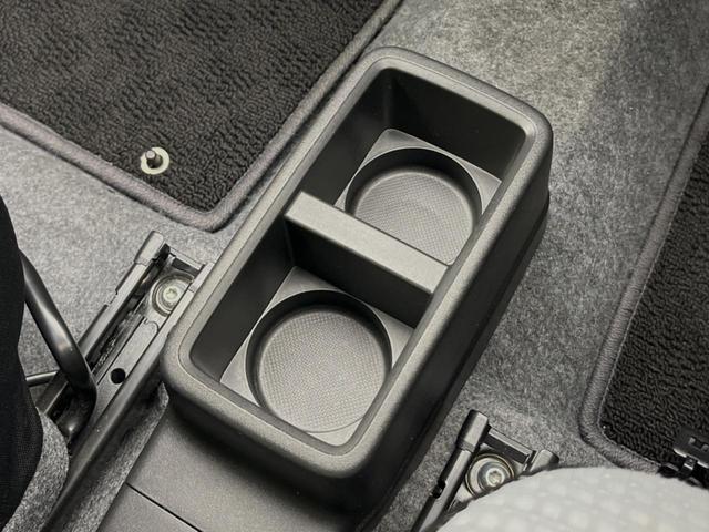 S シートヒーター 禁煙車 衝突被害軽減装置 CDプレーヤー プライバシーガラス 盗難防止装置 横滑り防止装置 アイドリングストップ トラクションコントロール(45枚目)