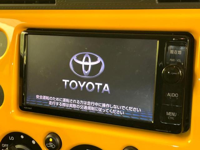 ＦＪクルーザー カラーパッケージ　４ＷＤ　禁煙車　純正ナビ　バックカメラ　ＣＤ／ＤＶＤ／フルセグ　Ｂｌｕｅｔｏｏｔｈ接続　ルーフキャリア　マッドテレーンタイヤ　２トーンカラー　クルーズコントロール　ツインチューブショックアブソーバー（3枚目）
