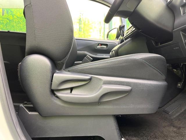 ヴォクシー ＺＳ　禁煙車　後席モニター　純正９型ナビ　Ｂｌｕｅｔｏｏｔｈ／ＣＤ再生　バックカメラ　両側電動スライド　ドラレコ　スマートキー　ＬＥＤヘッド　ＥＴＣ　オートライト　デュアルエアコン　リアエアコン（38枚目）