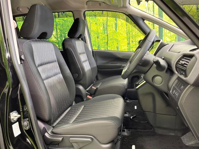 セレナ ハイウェイスターＶ　禁煙車　後期型　純正１０型ナビ　バックカメラ　ＣＤ／ＤＶＤ／フルセグＴＶ　Ｂｌｕｅｔｏｏｔｈ接続　純正フリップダウンモニター　プロパイロット　ＬＥＤヘッド／フォグ　オートハイビーム　ハンズフリー両側電（9枚目）