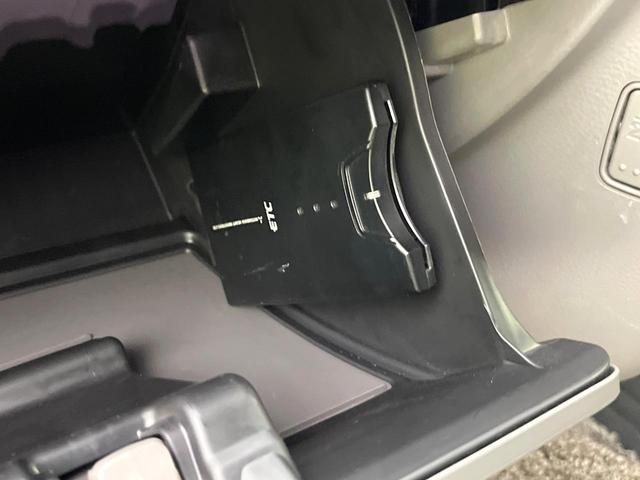 エブリイ ジョインターボ　４ＷＤ　禁煙車　８型ナビ　ＣＤ／ＤＶＤ再生　フルセグ　バックカメラ　衝突軽減装置　ＬＥＤヘッド　ＥＴＣ　車線逸脱警報　オートライト　純正１５インチアルミホイール　盗難防止装置　プライバシーガラス（5枚目）