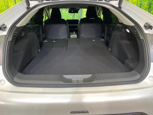 プリウス Ｚ　４ＷＤ　純正１２．３型ディスプレイ　全周囲カメラ　Ｂｌｕｅｔｏｏｔｈ接続　衝突軽減システム　レーダークルーズ　コーナーセンサー　合皮シート　シートエアコン　パワーシート　ＬＥＤヘッド　電動リアゲート（11枚目）