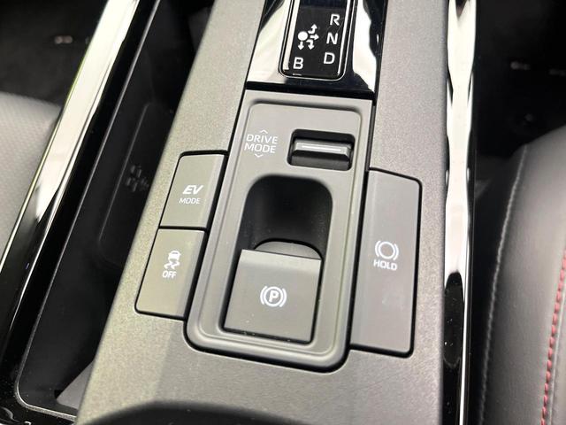 プリウス Ｚ　４ＷＤ　純正１２．３型ディスプレイ　全周囲カメラ　Ｂｌｕｅｔｏｏｔｈ接続　衝突軽減システム　レーダークルーズ　コーナーセンサー　合皮シート　シートエアコン　パワーシート　ＬＥＤヘッド　電動リアゲート（28枚目）