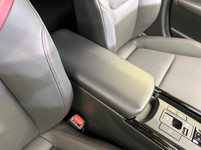 プリウス Ｚ　４ＷＤ　純正１２．３型ディスプレイ　全周囲カメラ　Ｂｌｕｅｔｏｏｔｈ接続　衝突軽減システム　レーダークルーズ　コーナーセンサー　合皮シート　シートエアコン　パワーシート　ＬＥＤヘッド　電動リアゲート（40枚目）