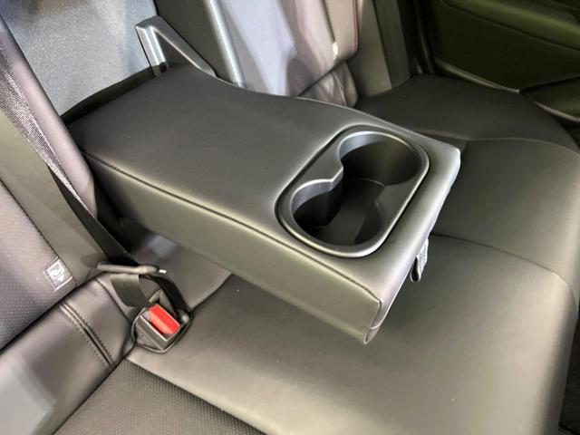 プリウス Ｚ　４ＷＤ　純正１２．３型ディスプレイ　全周囲カメラ　Ｂｌｕｅｔｏｏｔｈ接続　衝突軽減システム　レーダークルーズ　コーナーセンサー　合皮シート　シートエアコン　パワーシート　ＬＥＤヘッド　電動リアゲート（44枚目）