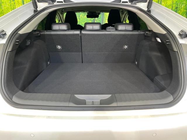 プリウス Ｚ　４ＷＤ　純正１２．３型ディスプレイ　全周囲カメラ　Ｂｌｕｅｔｏｏｔｈ接続　衝突軽減システム　レーダークルーズ　コーナーセンサー　合皮シート　シートエアコン　パワーシート　ＬＥＤヘッド　電動リアゲート（52枚目）