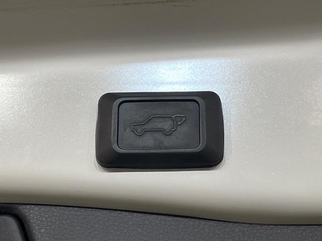ＲＡＶ４ Ｇ　４ＷＤ　禁煙車　純正９型ＤＡ　Ｂｌｕｅｔｏｏｔｈ接続　フルセグ　全周囲カメラ　電動リアゲート　衝突軽減装置　コーナーセンサー　レーダークルーズ　合皮シート　パワーシート　純正１８インチアルミ　ＥＴＣ（6枚目）