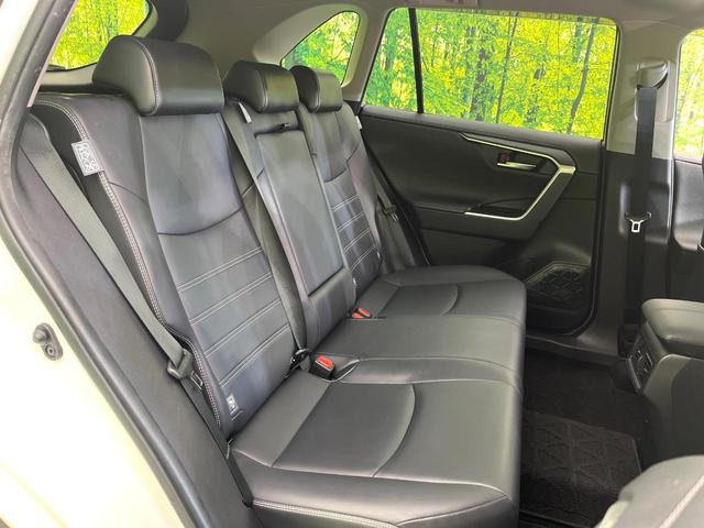 ＲＡＶ４ Ｇ　４ＷＤ　禁煙車　純正９型ＤＡ　Ｂｌｕｅｔｏｏｔｈ接続　フルセグ　全周囲カメラ　電動リアゲート　衝突軽減装置　コーナーセンサー　レーダークルーズ　合皮シート　パワーシート　純正１８インチアルミ　ＥＴＣ（9枚目）