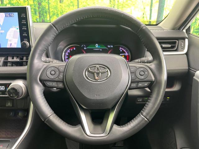 ＲＡＶ４ Ｇ　４ＷＤ　禁煙車　純正９型ＤＡ　Ｂｌｕｅｔｏｏｔｈ接続　フルセグ　全周囲カメラ　電動リアゲート　衝突軽減装置　コーナーセンサー　レーダークルーズ　合皮シート　パワーシート　純正１８インチアルミ　ＥＴＣ（11枚目）