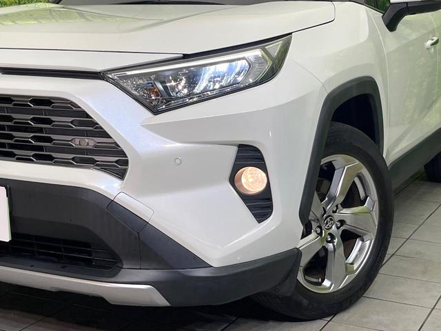 ＲＡＶ４ Ｇ　４ＷＤ　禁煙車　純正９型ＤＡ　Ｂｌｕｅｔｏｏｔｈ接続　フルセグ　全周囲カメラ　電動リアゲート　衝突軽減装置　コーナーセンサー　レーダークルーズ　合皮シート　パワーシート　純正１８インチアルミ　ＥＴＣ（12枚目）