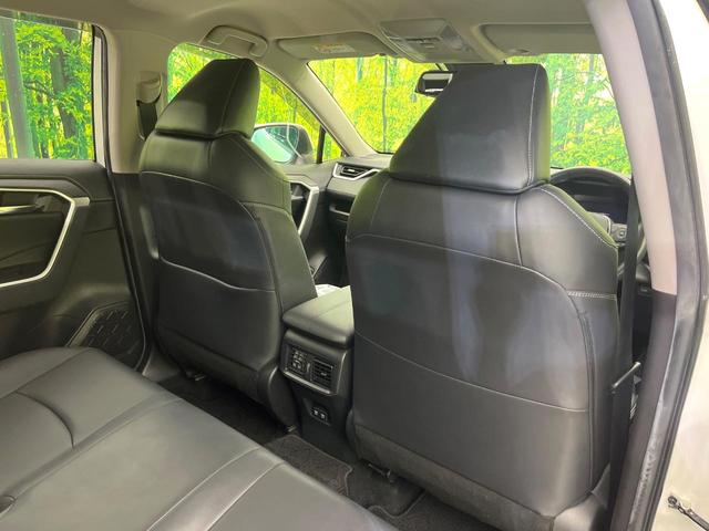 ＲＡＶ４ Ｇ　４ＷＤ　禁煙車　純正９型ＤＡ　Ｂｌｕｅｔｏｏｔｈ接続　フルセグ　全周囲カメラ　電動リアゲート　衝突軽減装置　コーナーセンサー　レーダークルーズ　合皮シート　パワーシート　純正１８インチアルミ　ＥＴＣ（43枚目）