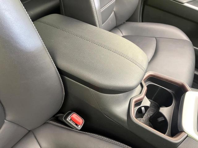 ＲＡＶ４ Ｇ　４ＷＤ　禁煙車　純正９型ＤＡ　Ｂｌｕｅｔｏｏｔｈ接続　フルセグ　全周囲カメラ　電動リアゲート　衝突軽減装置　コーナーセンサー　レーダークルーズ　合皮シート　パワーシート　純正１８インチアルミ　ＥＴＣ（69枚目）