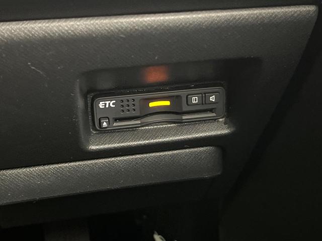 ステップワゴンスパーダ クールスピリット　禁煙車　フリップダウンモニター　純正ＨＤＤナビ　Ｂｌｕｅｔｏｏｔｈ／ＣＤ／ＤＶＤ再生　フルセグ　全周囲カメラ　両側電動スライドドア　ＨＩＤヘッド　ＥＴＣ　オートライト　オートエアコン（7枚目）