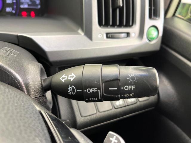 ステップワゴンスパーダ クールスピリット　禁煙車　フリップダウンモニター　純正ＨＤＤナビ　Ｂｌｕｅｔｏｏｔｈ／ＣＤ／ＤＶＤ再生　フルセグ　全周囲カメラ　両側電動スライドドア　ＨＩＤヘッド　ＥＴＣ　オートライト　オートエアコン（26枚目）