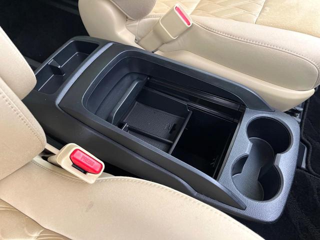 アルファード ２．５Ｘ　４ＷＤ　禁煙車　前期　フリップダウンモニター　ＢＩＧ－Ｘ１１型ナビ　Ｂｌｕｅｔｏｏｔｈ／ＣＤ／ＤＶＤ再生　フルセグ　バックカメラ　両側電動スライドドア　衝突軽減装置　レーダークルーズ　コーナーセンサー（52枚目）